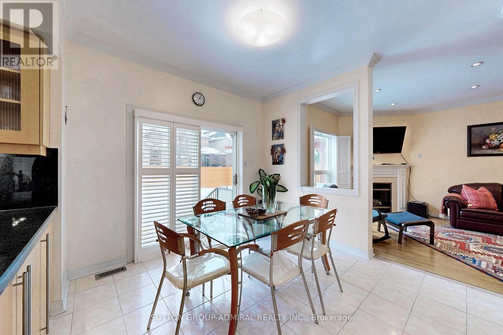 












66 TUSCANA BOULEVARD

,
Vaughan (Patterson),




Ontario
L4K5J5

