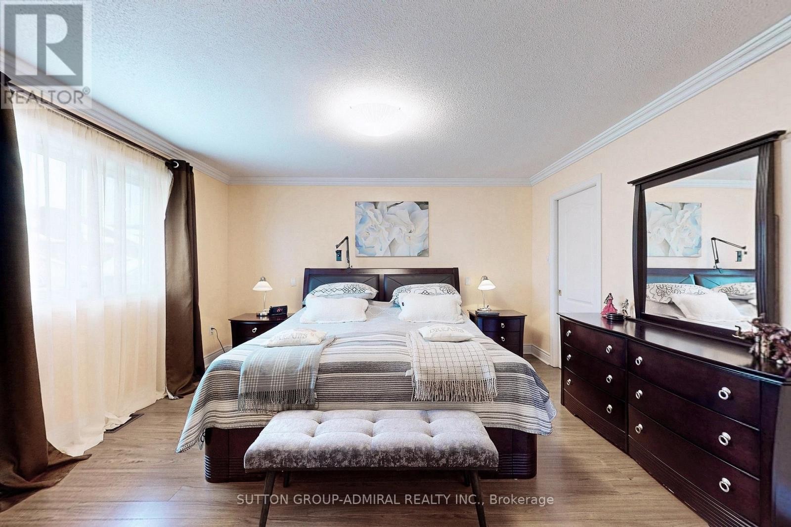 












66 TUSCANA BOULEVARD

,
Vaughan (Patterson),




Ontario
L4K5J5

