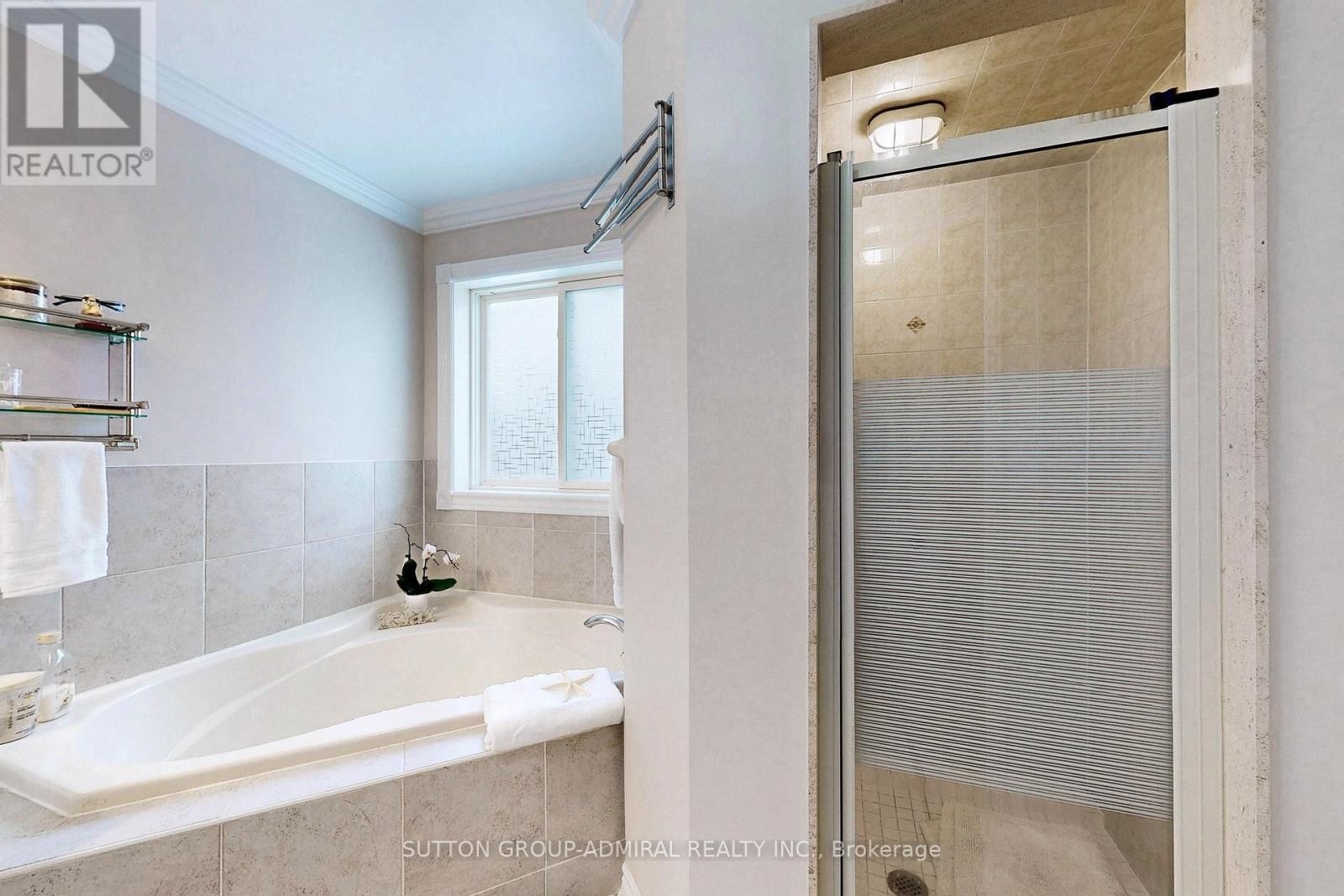 












66 TUSCANA BOULEVARD

,
Vaughan (Patterson),




Ontario
L4K5J5

