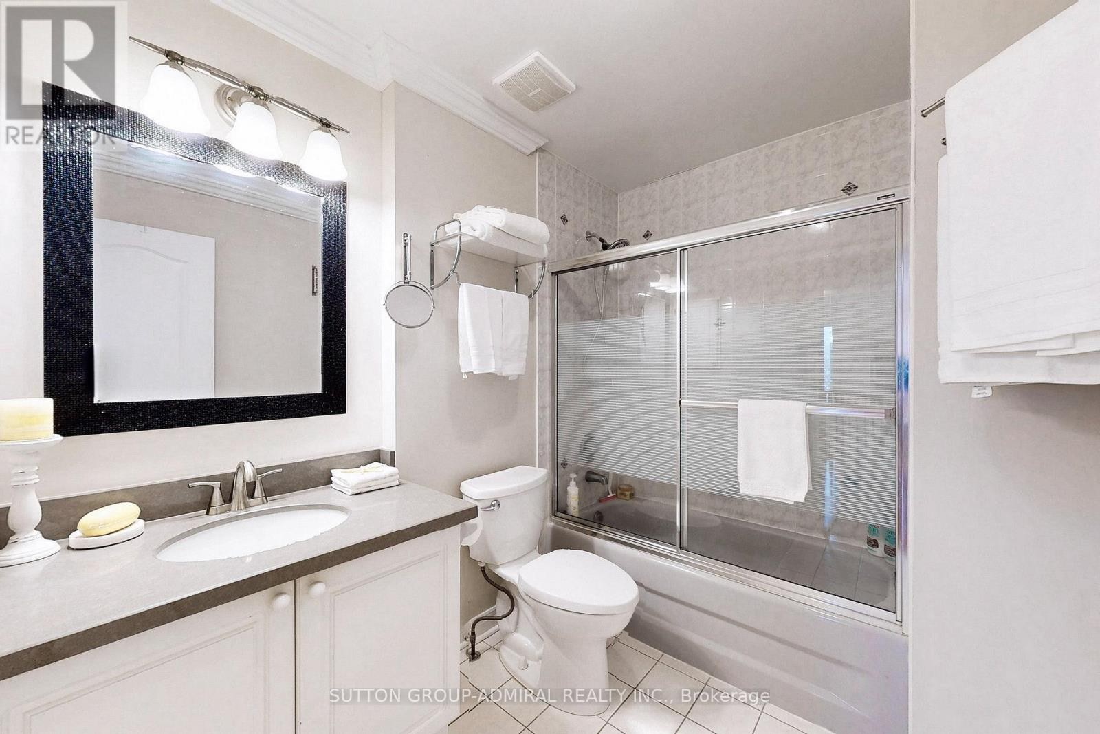 












66 TUSCANA BOULEVARD

,
Vaughan (Patterson),




Ontario
L4K5J5

