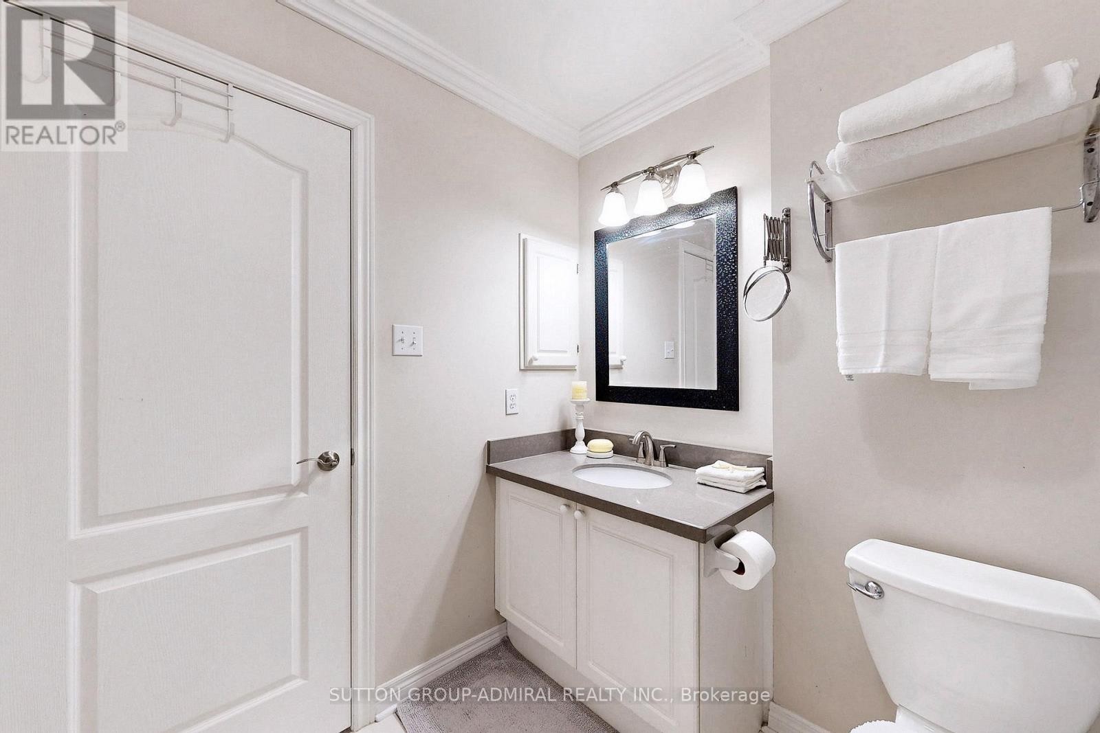 












66 TUSCANA BOULEVARD

,
Vaughan (Patterson),




Ontario
L4K5J5

