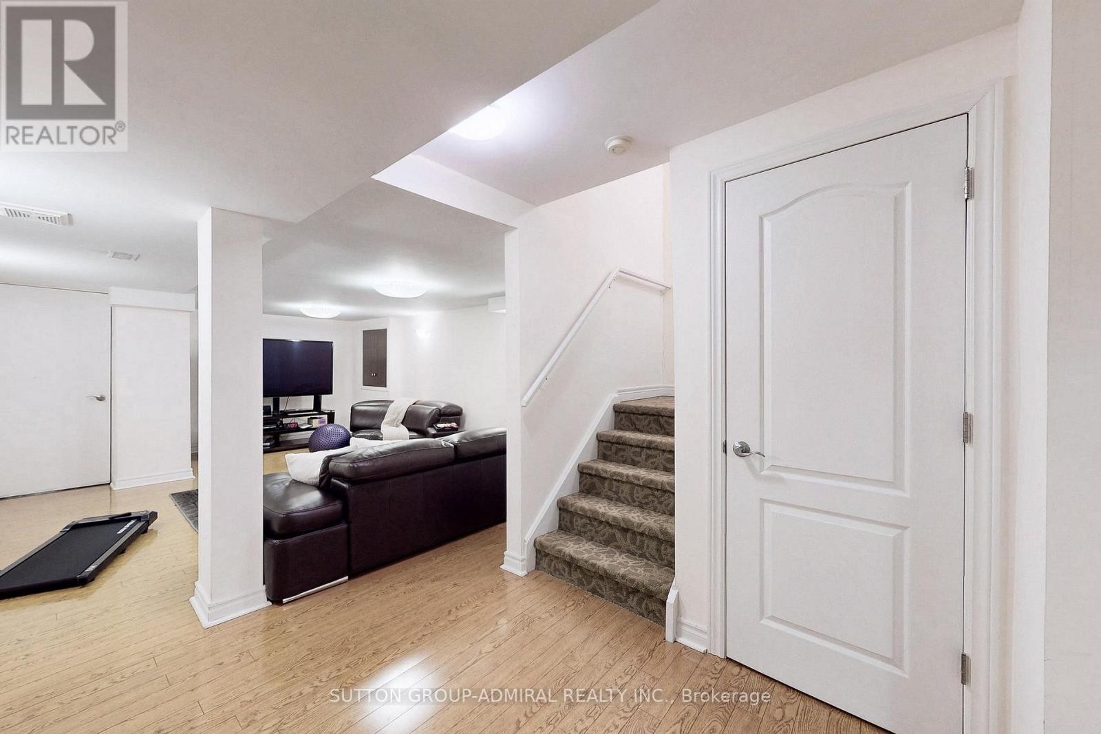 












66 TUSCANA BOULEVARD

,
Vaughan (Patterson),




Ontario
L4K5J5

