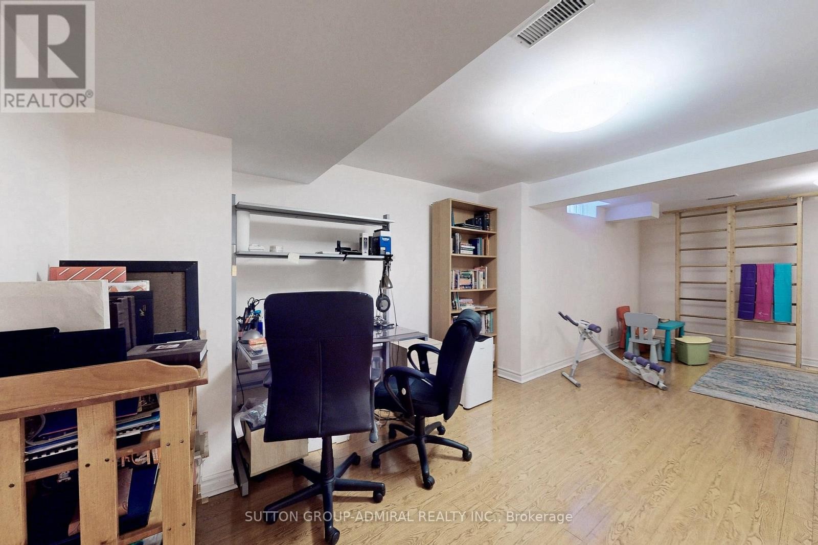 












66 TUSCANA BOULEVARD

,
Vaughan (Patterson),




Ontario
L4K5J5

