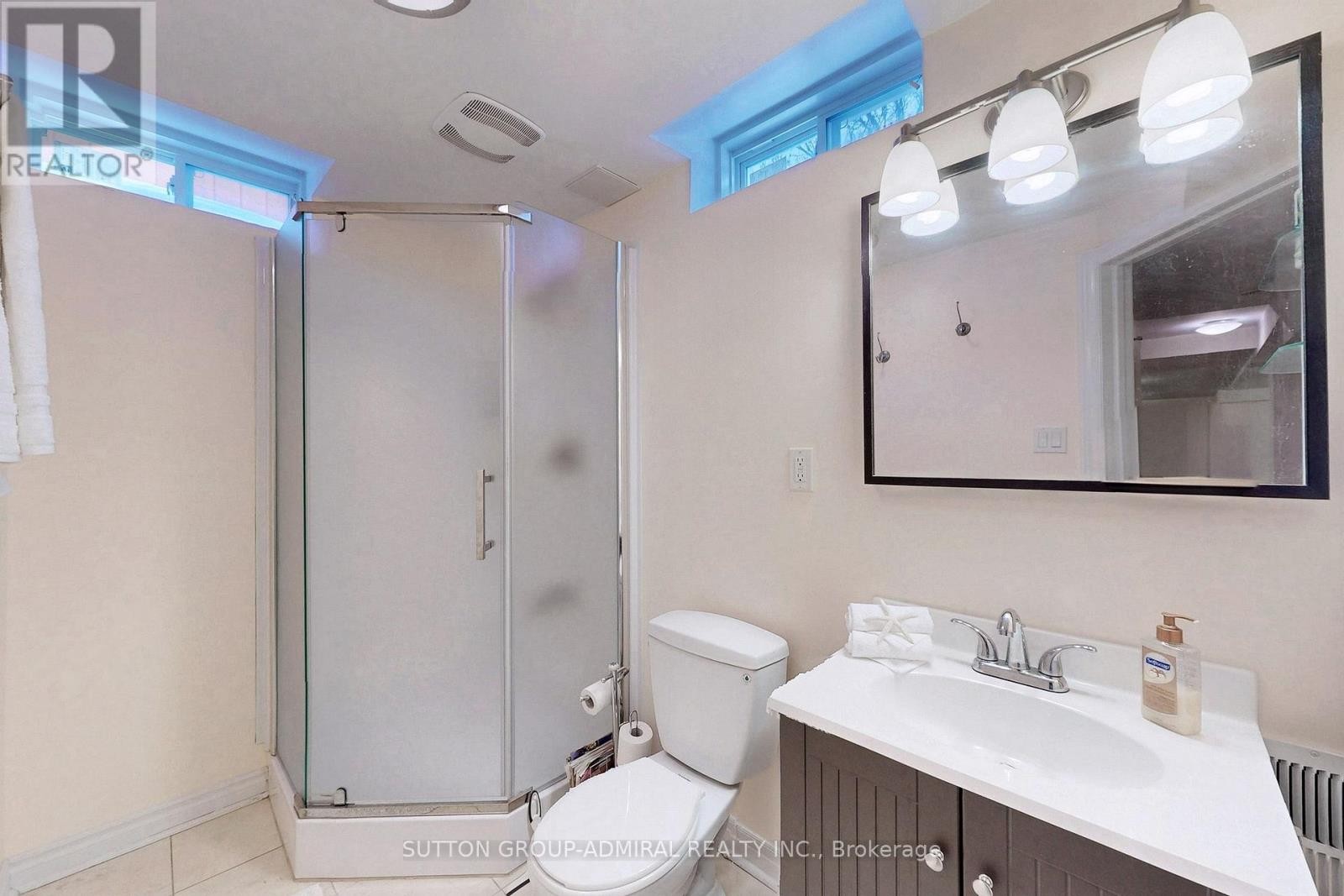 












66 TUSCANA BOULEVARD

,
Vaughan (Patterson),




Ontario
L4K5J5

