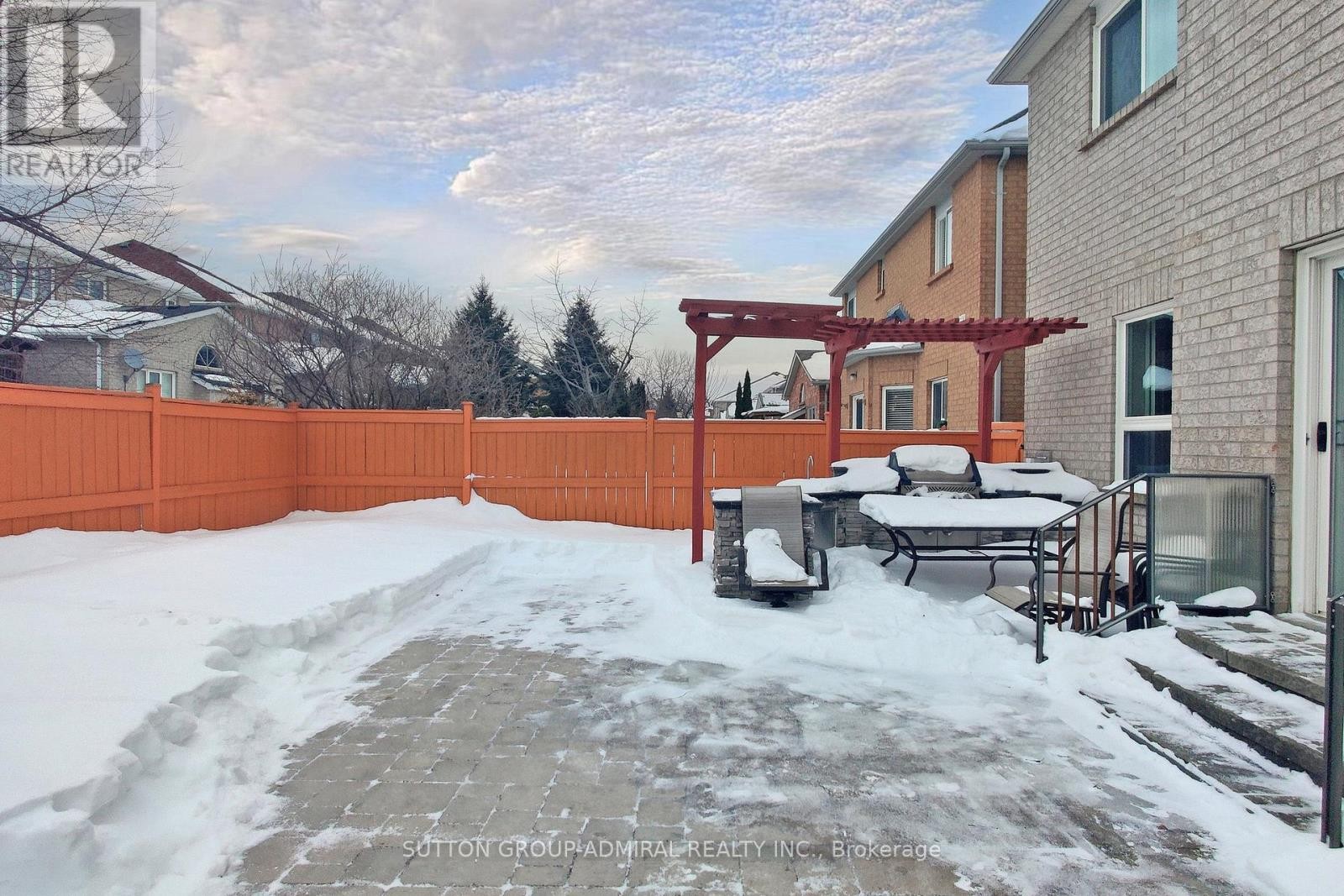 












66 TUSCANA BOULEVARD

,
Vaughan (Patterson),




Ontario
L4K5J5

