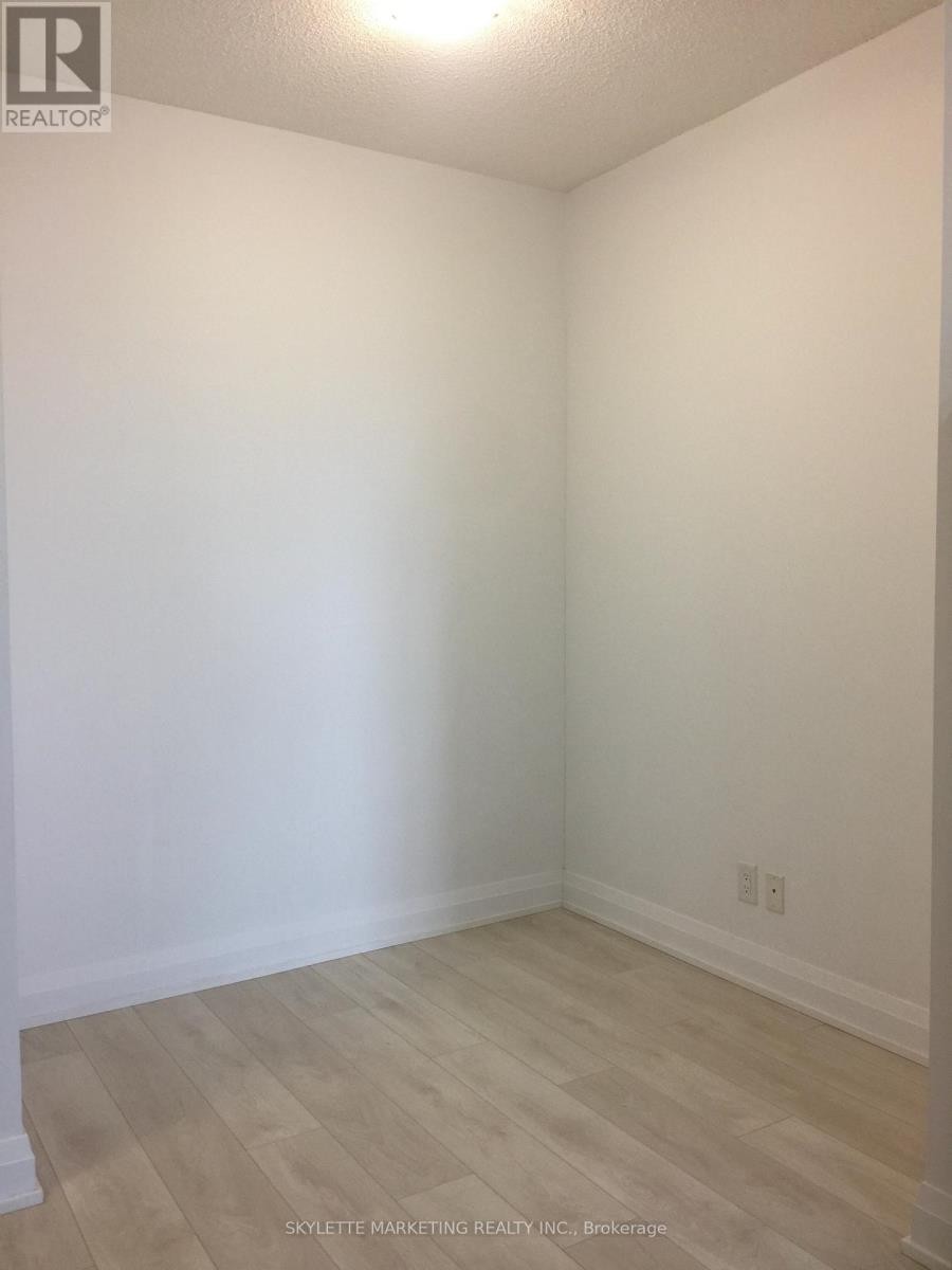 












#1427 - 7161 YONGE STREET

,
Markham (Thornhill),




Ontario
L3T0C8

