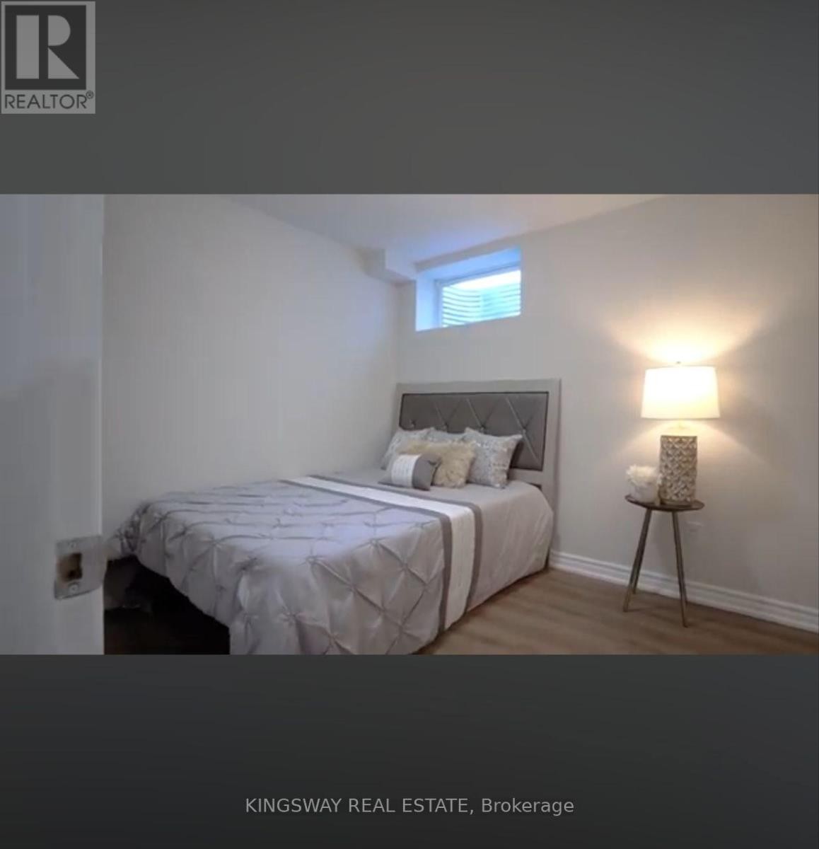 












2-945 VANCE CRESCENT

,
Innisfil (Alcona),




Ontario
L9S1V5

