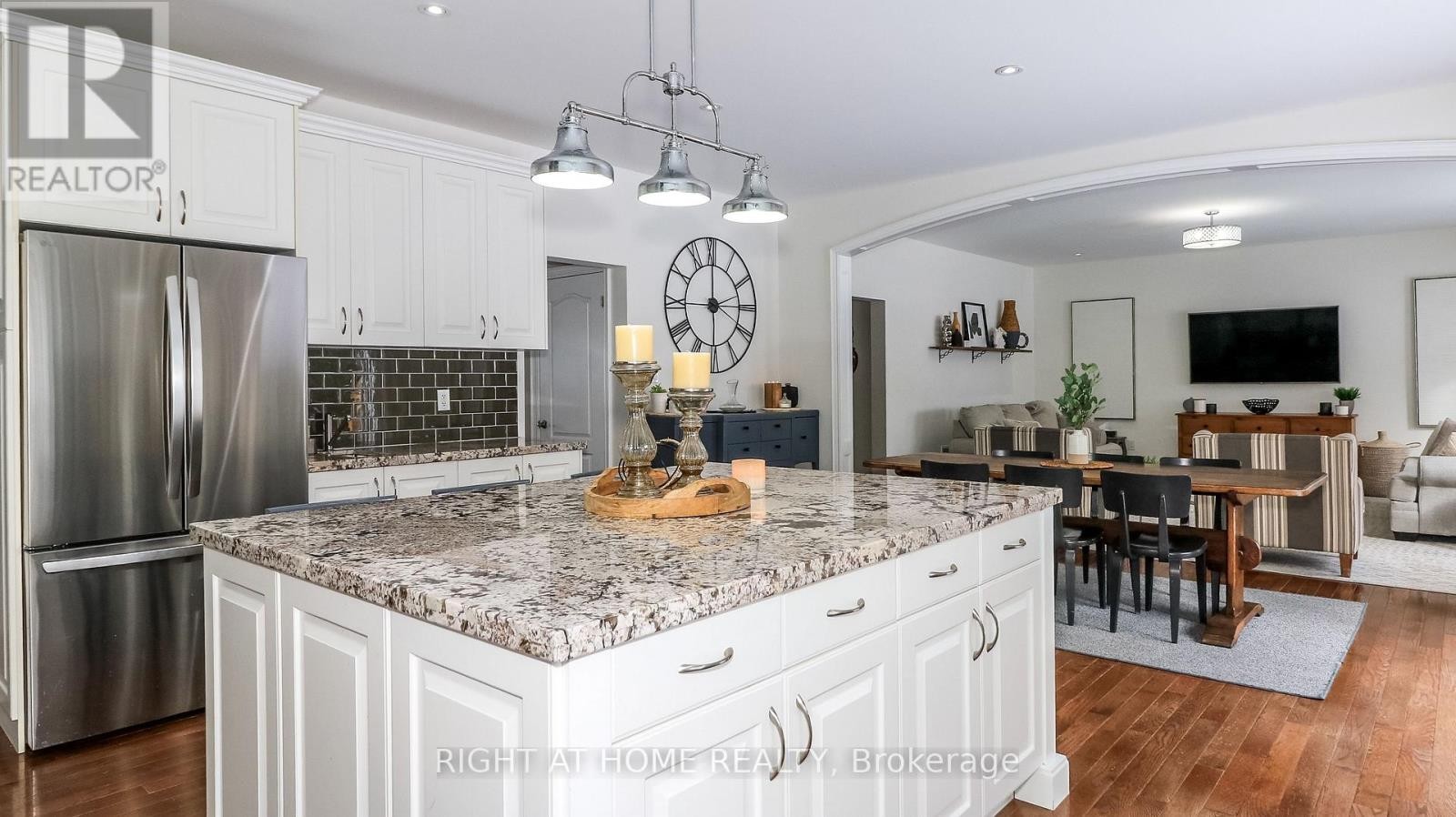 












769 FREEMONT COURT

,
Innisfil (Alcona),




Ontario
L9S0K4

