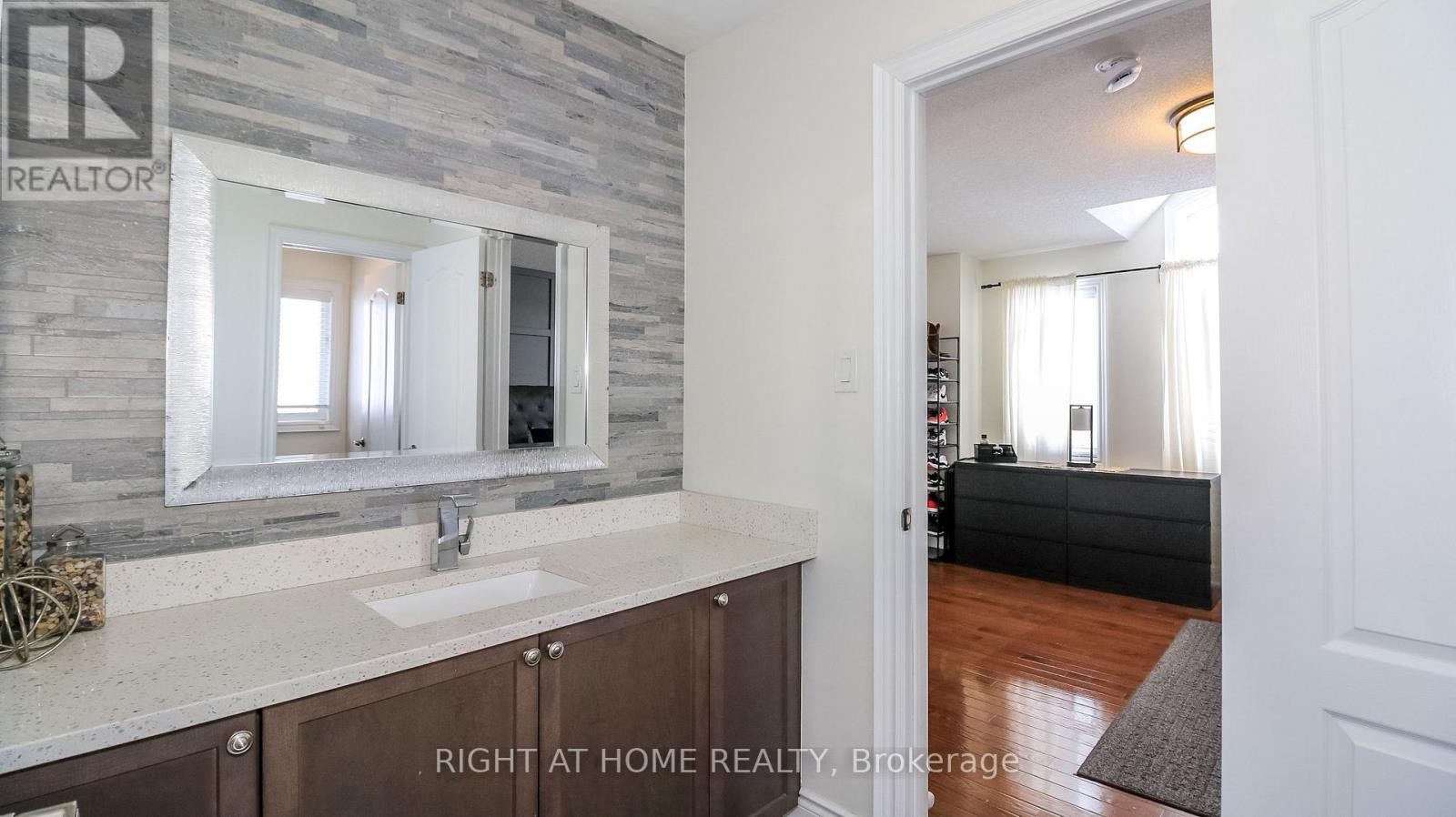 












769 FREEMONT COURT

,
Innisfil (Alcona),




Ontario
L9S0K4

