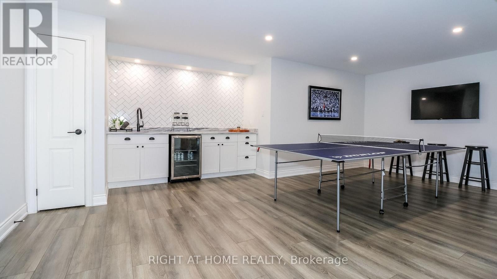 












769 FREEMONT COURT

,
Innisfil (Alcona),




Ontario
L9S0K4

