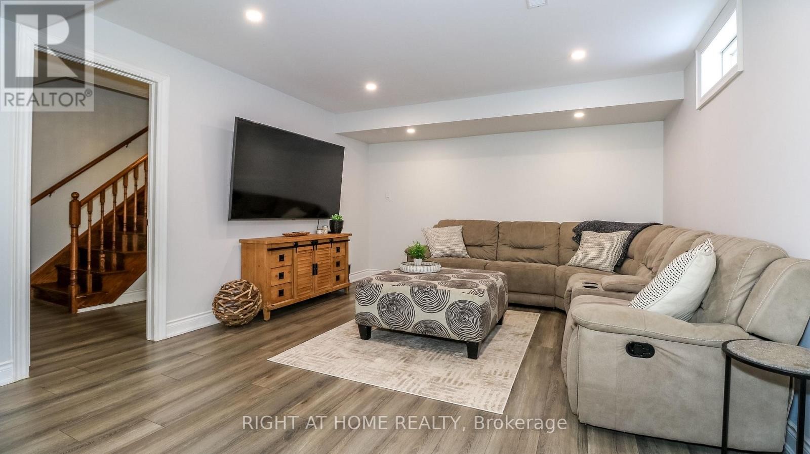 












769 FREEMONT COURT

,
Innisfil (Alcona),




Ontario
L9S0K4

