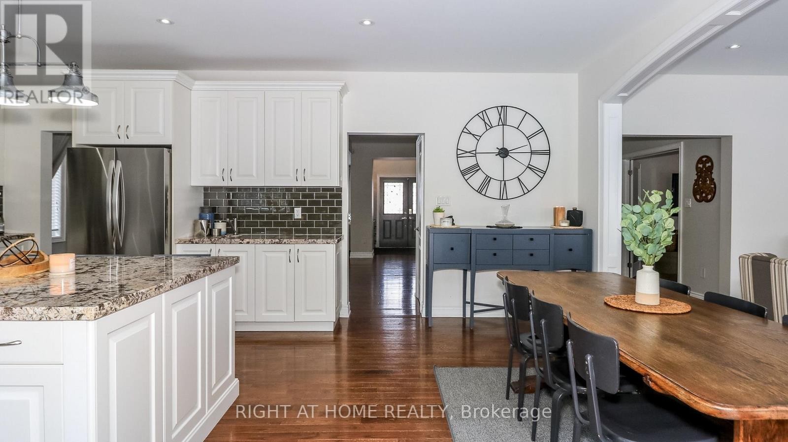 












769 FREEMONT COURT

,
Innisfil (Alcona),




Ontario
L9S0K4

