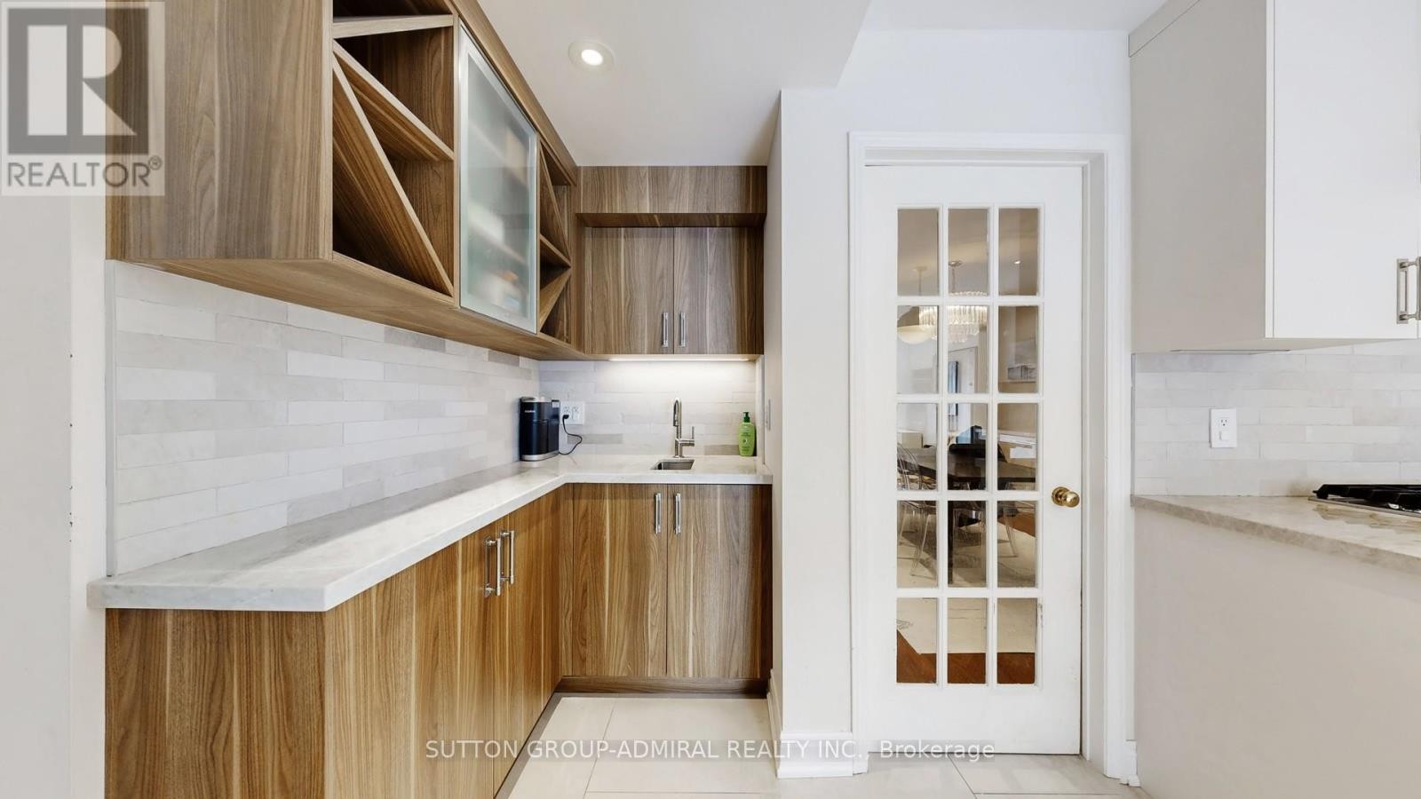 












239 ROSE GREEN DRIVE

,
Vaughan (Uplands),




Ontario
L4J4R3

