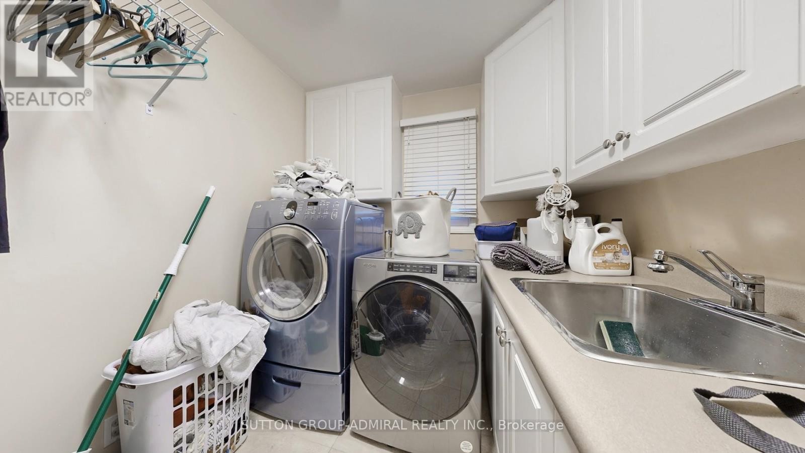 












239 ROSE GREEN DRIVE

,
Vaughan (Uplands),




Ontario
L4J4R3

