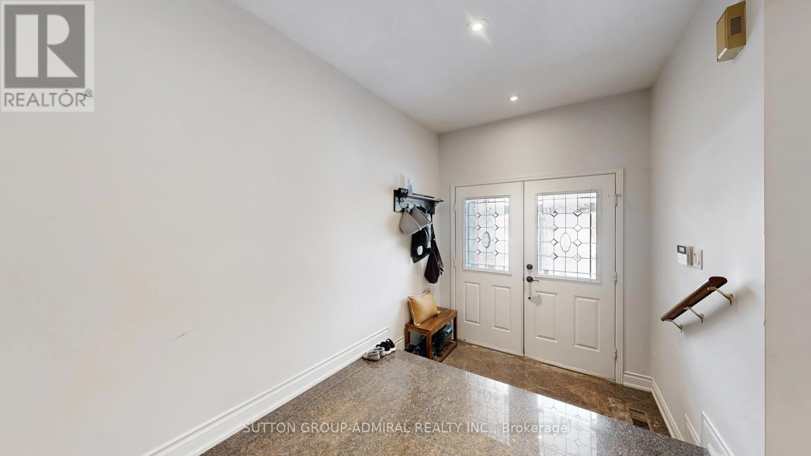 












239 ROSE GREEN DRIVE

,
Vaughan (Uplands),




Ontario
L4J4R3

