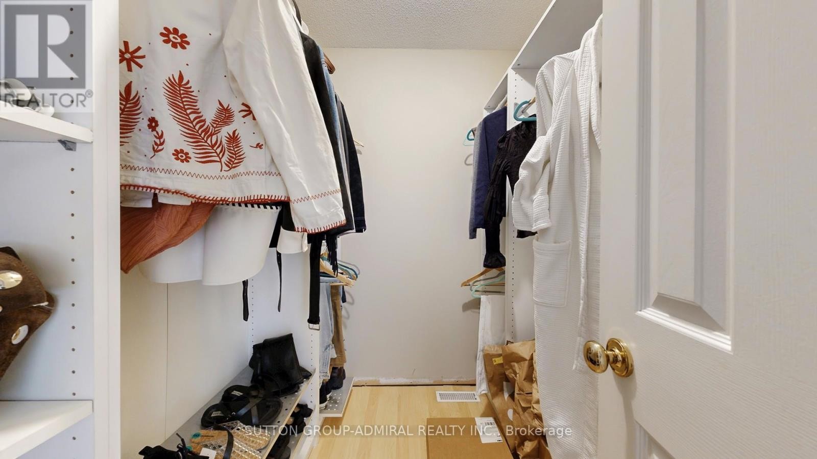 












239 ROSE GREEN DRIVE

,
Vaughan (Uplands),




Ontario
L4J4R3

