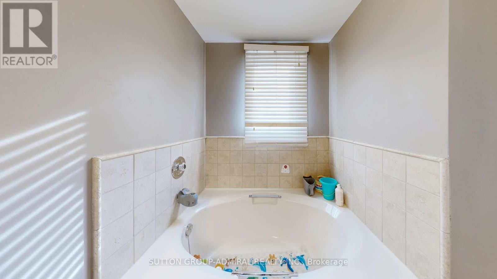 












239 ROSE GREEN DRIVE

,
Vaughan (Uplands),




Ontario
L4J4R3

