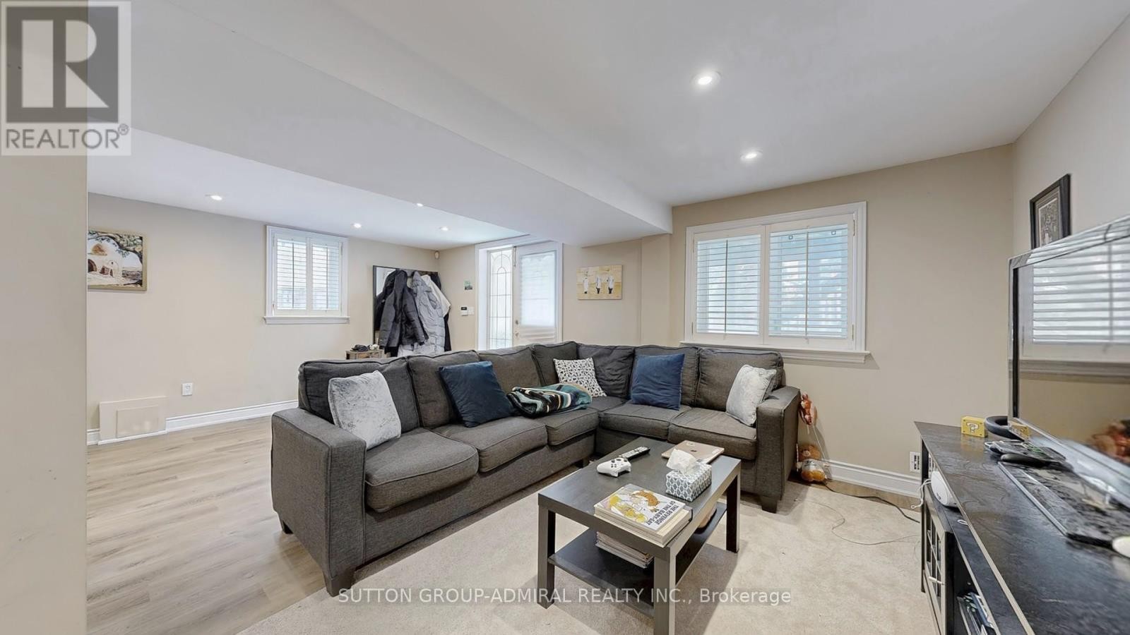 












239 ROSE GREEN DRIVE

,
Vaughan (Uplands),




Ontario
L4J4R3

