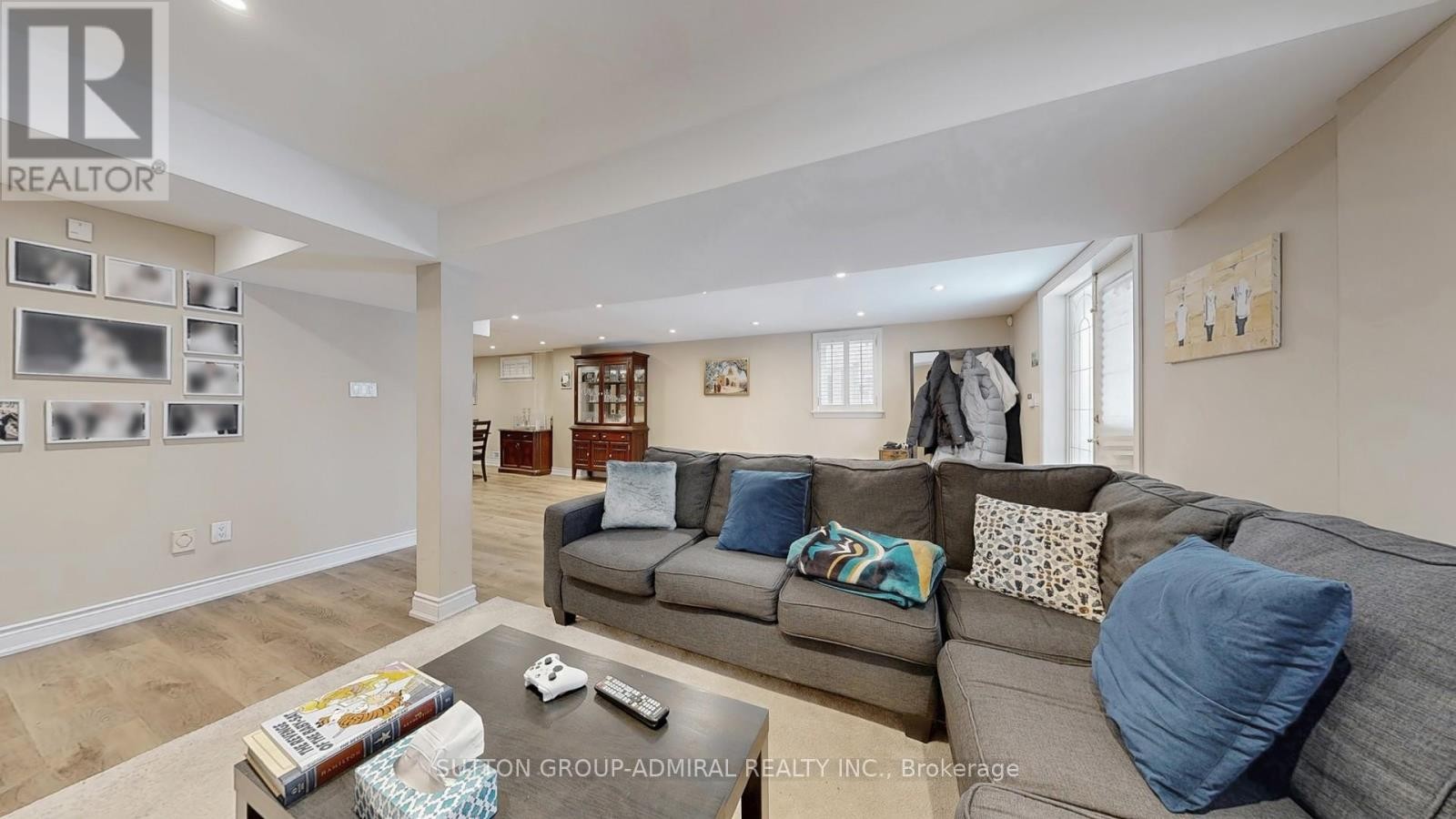 












239 ROSE GREEN DRIVE

,
Vaughan (Uplands),




Ontario
L4J4R3

