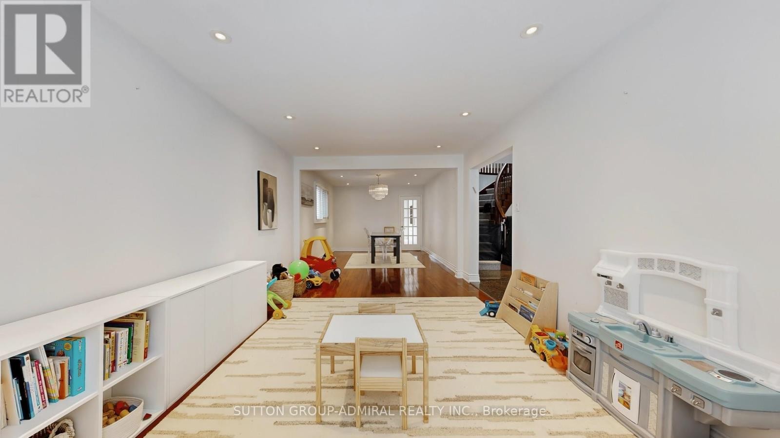 












239 ROSE GREEN DRIVE

,
Vaughan (Uplands),




Ontario
L4J4R3

