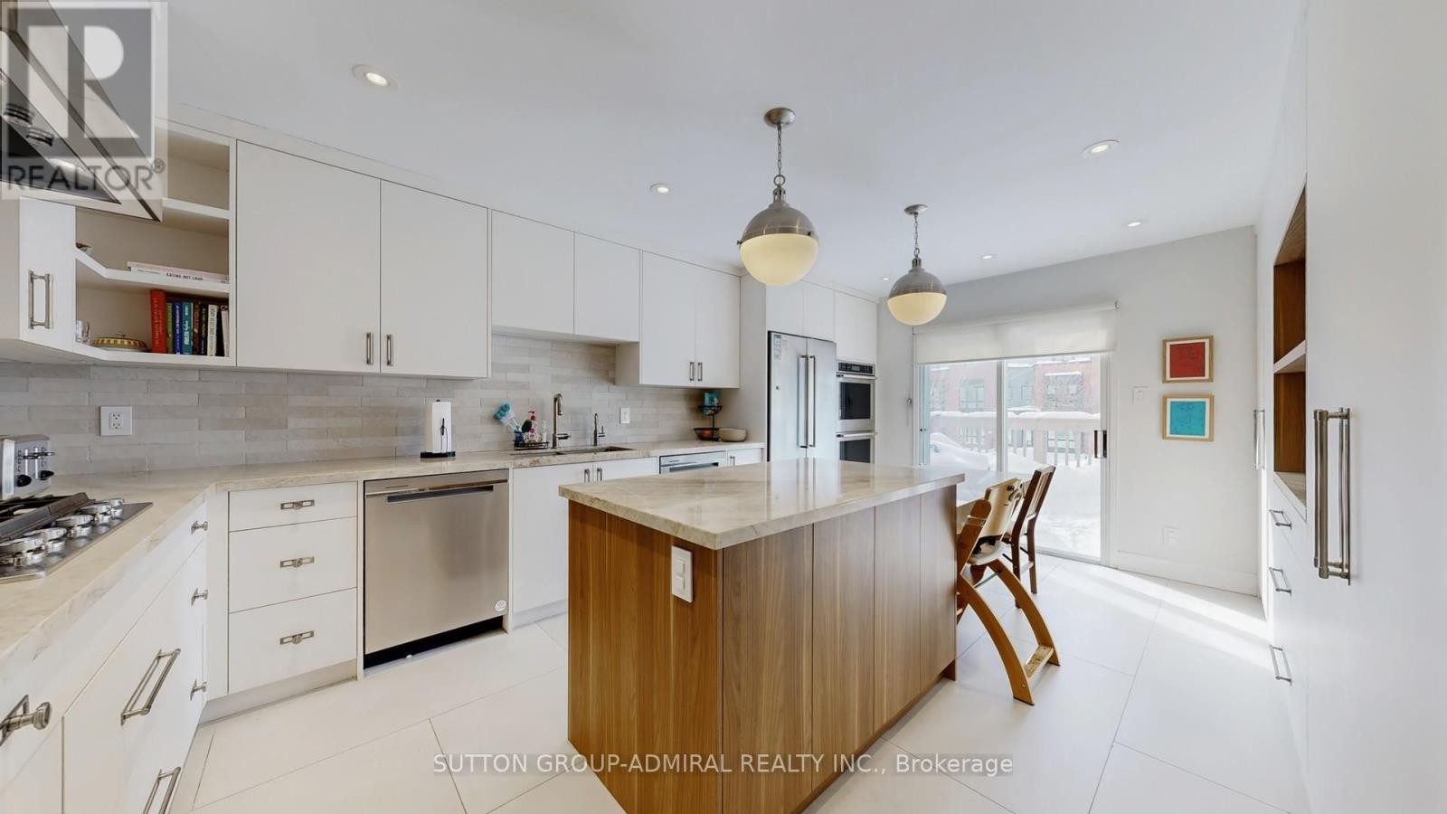 












239 ROSE GREEN DRIVE

,
Vaughan (Uplands),




Ontario
L4J4R3

