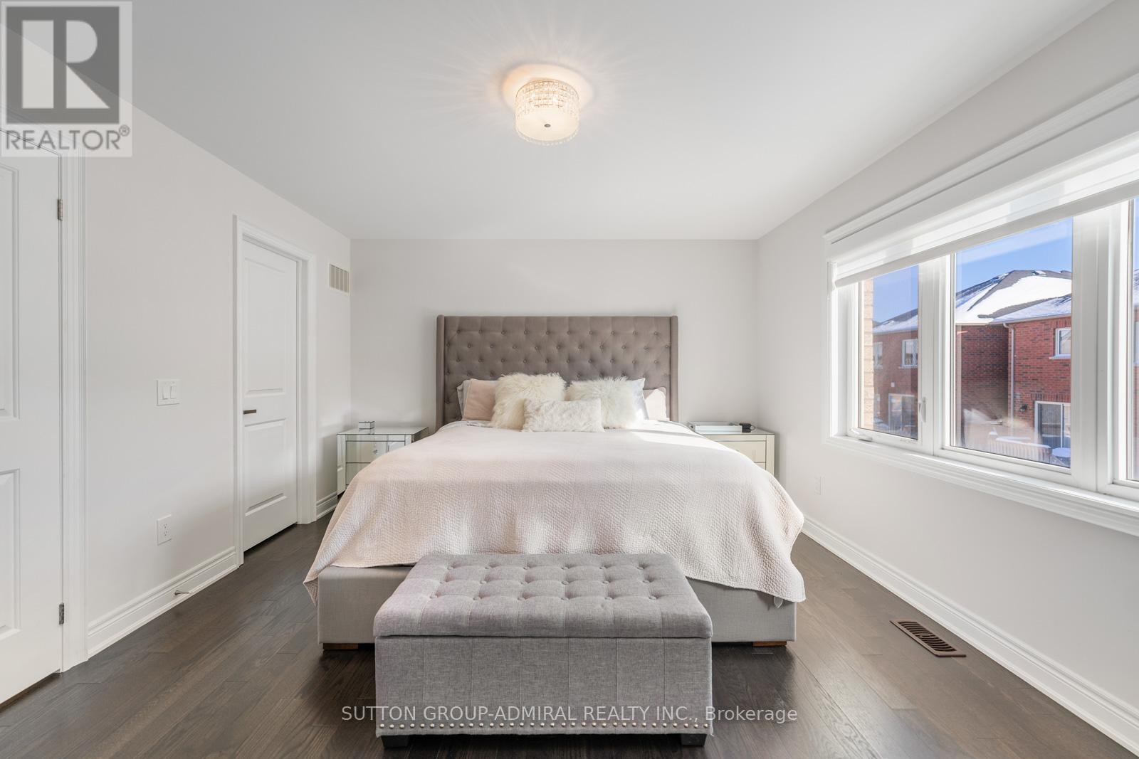 












124 MONDIAL CRESCENT

,
East Gwillimbury (Queensville),




Ontario
L9N0S2

