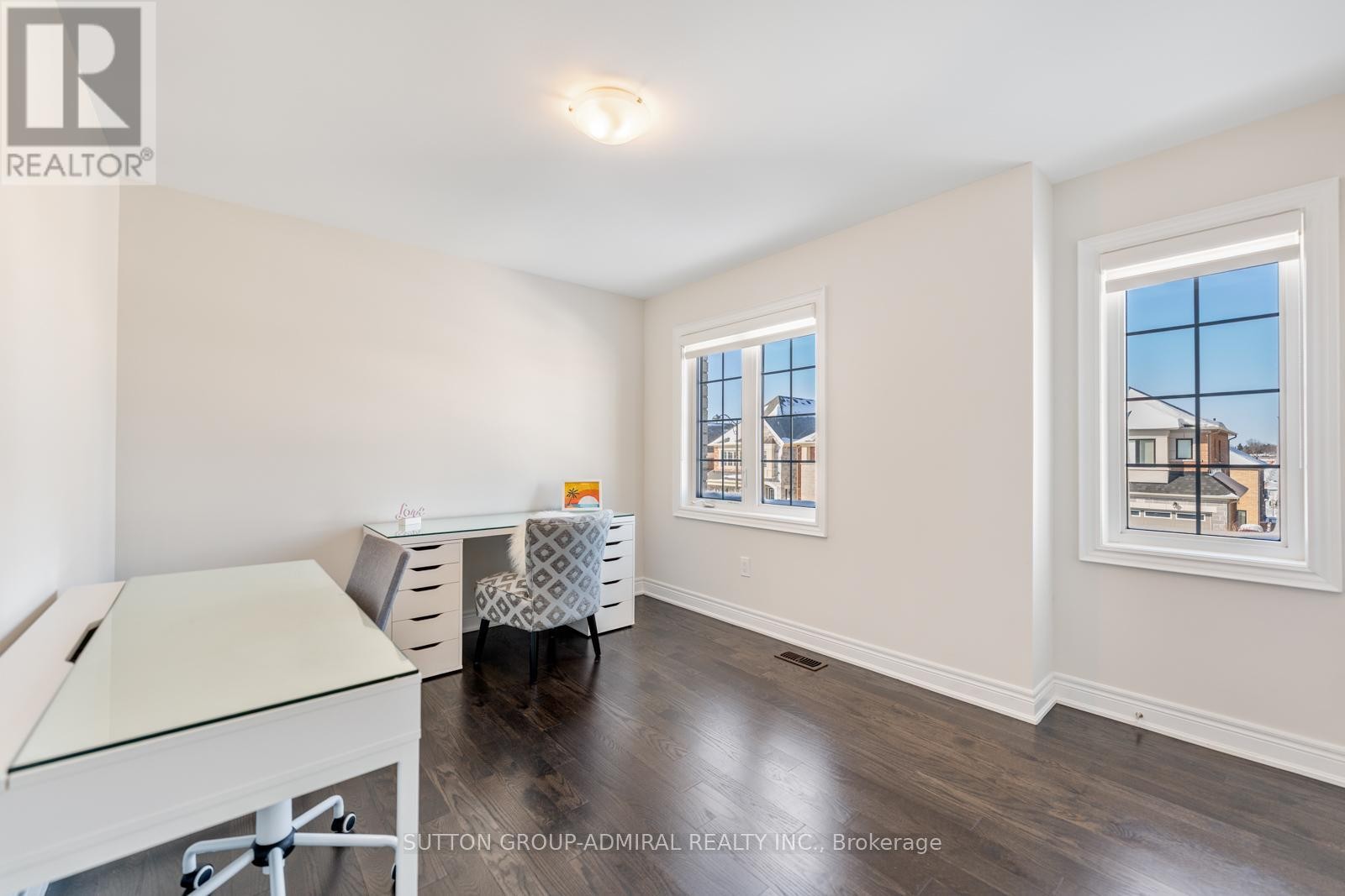 












124 MONDIAL CRESCENT

,
East Gwillimbury (Queensville),




Ontario
L9N0S2

