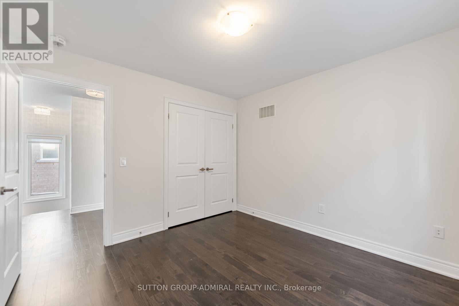 












124 MONDIAL CRESCENT

,
East Gwillimbury (Queensville),




Ontario
L9N0S2

