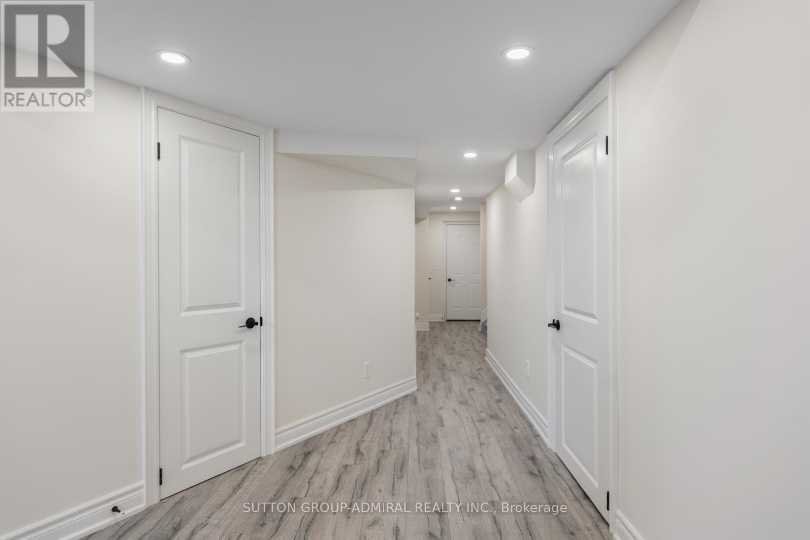 












124 MONDIAL CRESCENT

,
East Gwillimbury (Queensville),




Ontario
L9N0S2

