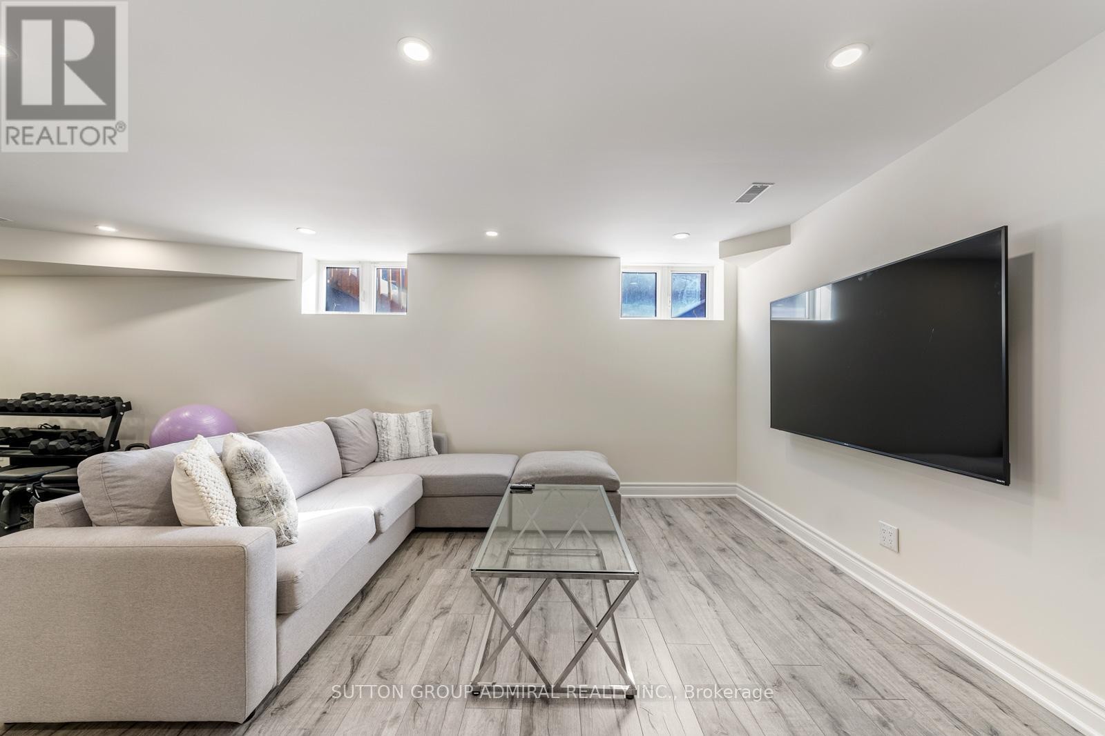 












124 MONDIAL CRESCENT

,
East Gwillimbury (Queensville),




Ontario
L9N0S2

