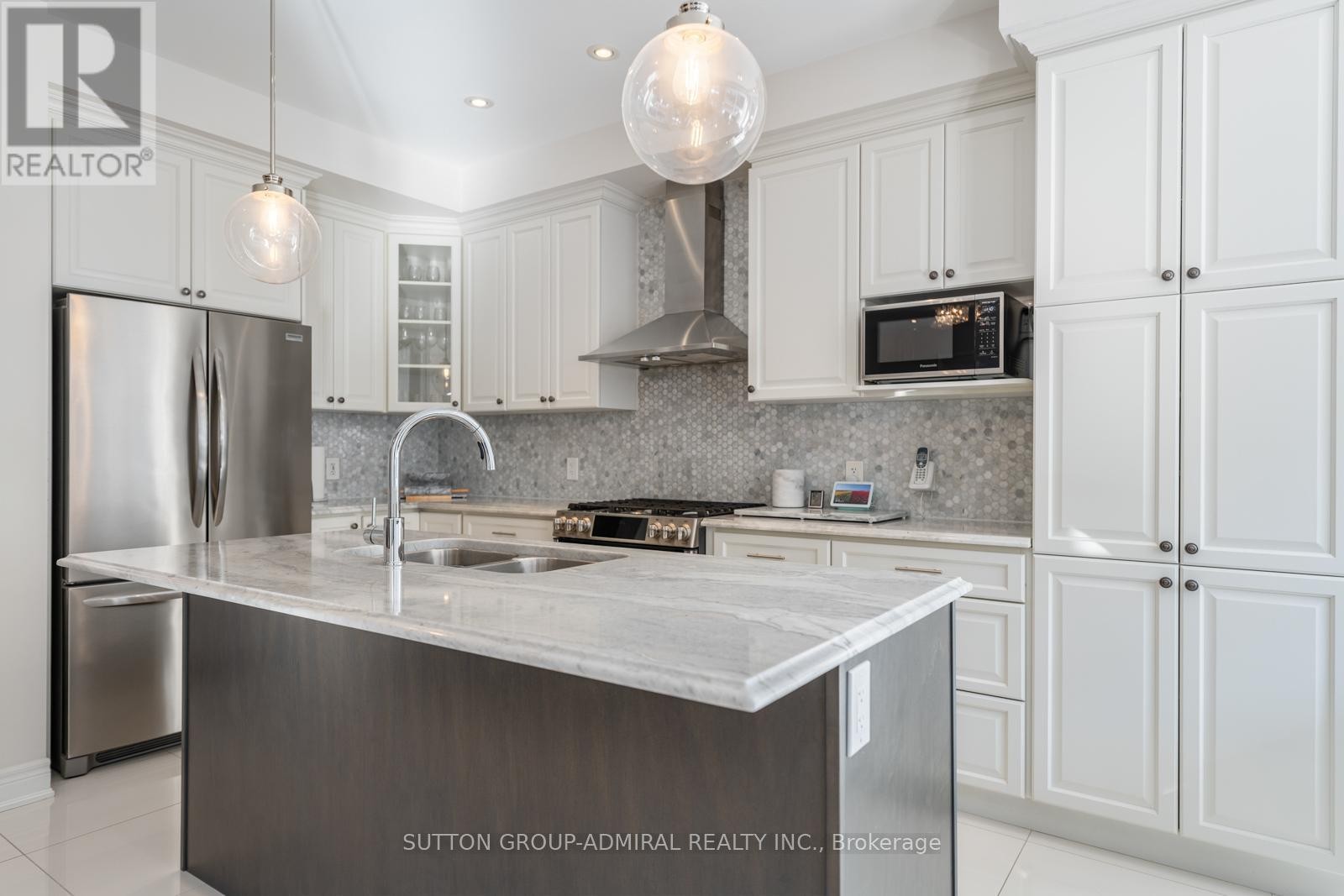 












124 MONDIAL CRESCENT

,
East Gwillimbury (Queensville),




Ontario
L9N0S2

