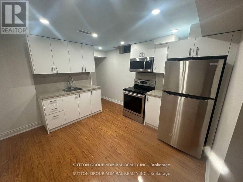 












BASEMENT - 185 RED MAPLE ROAD

,
Richmond Hill (Langstaff),




Ontario
L4B4S6

