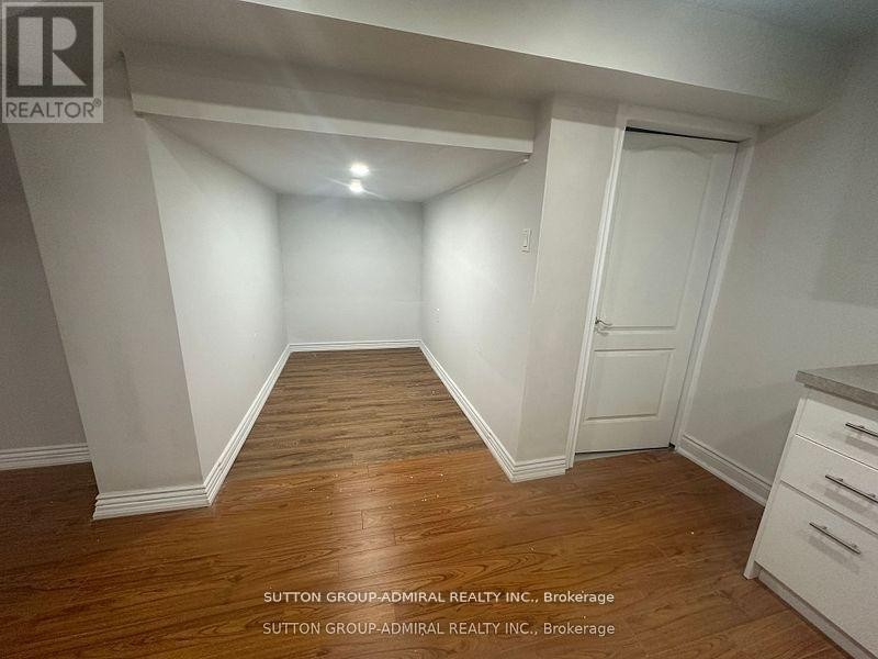 












BASEMENT - 185 RED MAPLE ROAD

,
Richmond Hill (Langstaff),




Ontario
L4B4S6

