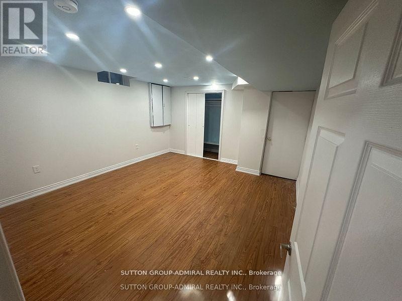 












BASEMENT - 185 RED MAPLE ROAD

,
Richmond Hill (Langstaff),




Ontario
L4B4S6

