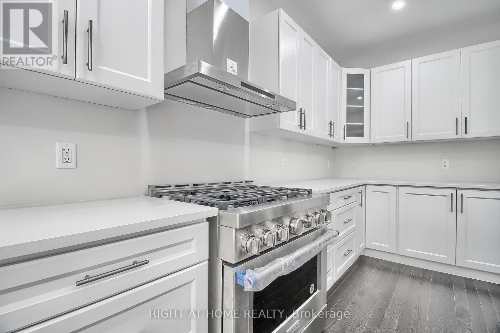 












31 DOROTHY CAINE CRESCENT

,
Georgina (Keswick South),




Ontario
L4P3E9

