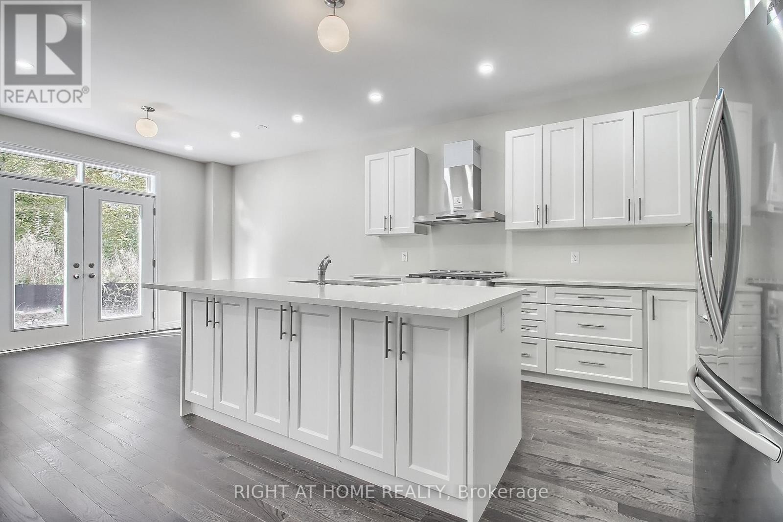 












31 DOROTHY CAINE CRESCENT

,
Georgina (Keswick South),




Ontario
L4P3E9

