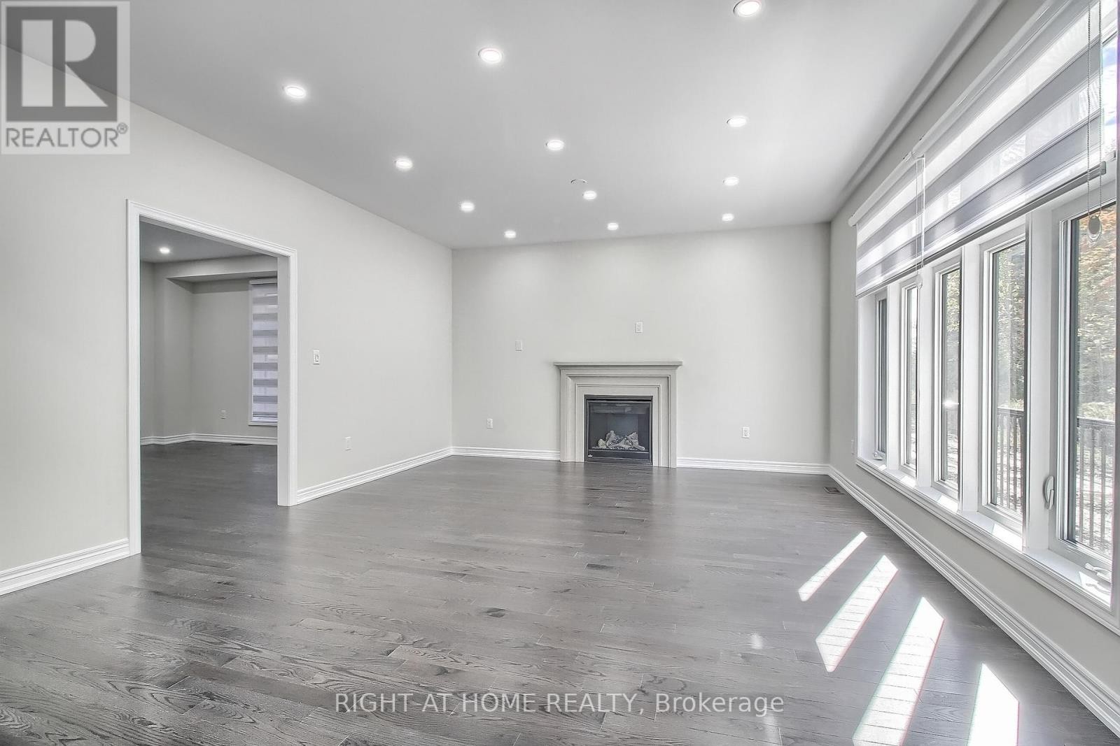 












31 DOROTHY CAINE CRESCENT

,
Georgina (Keswick South),




Ontario
L4P3E9

