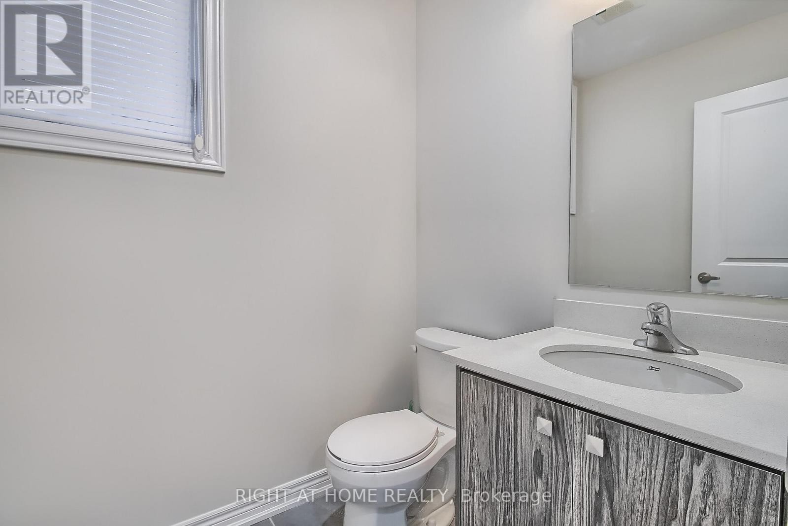 












31 DOROTHY CAINE CRESCENT

,
Georgina (Keswick South),




Ontario
L4P3E9

