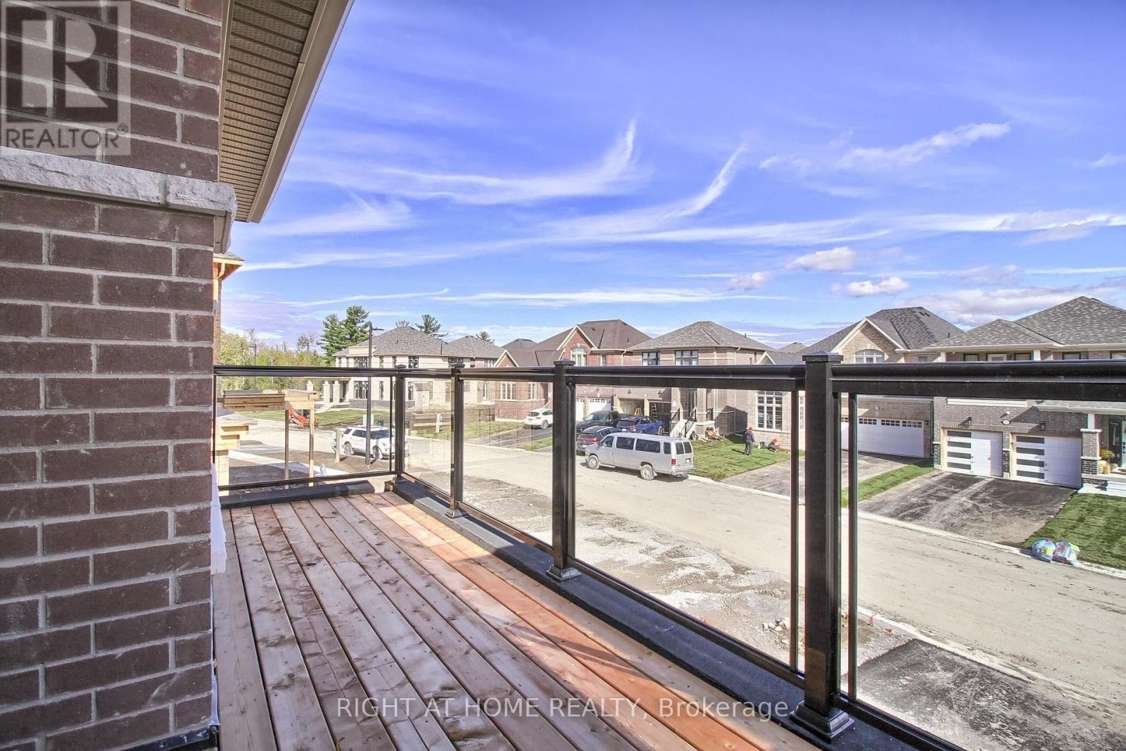 












31 DOROTHY CAINE CRESCENT

,
Georgina (Keswick South),




Ontario
L4P3E9

