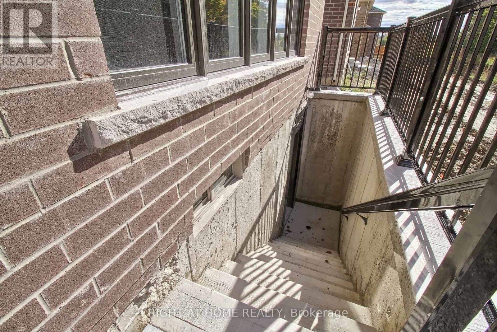 












31 DOROTHY CAINE CRESCENT

,
Georgina (Keswick South),




Ontario
L4P3E9

