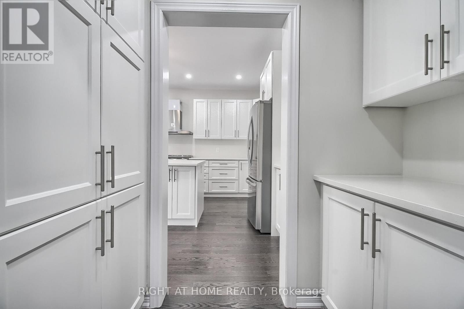 












31 DOROTHY CAINE CRESCENT

,
Georgina (Keswick South),




Ontario
L4P3E9

