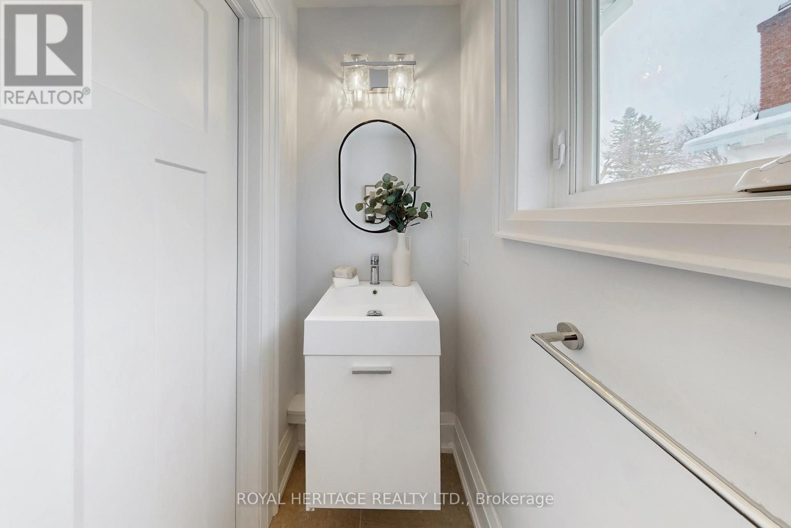 












71 NORTH STREET

,
Georgina (Sutton & Jackson's Point),




Ontario
L0E1R0

