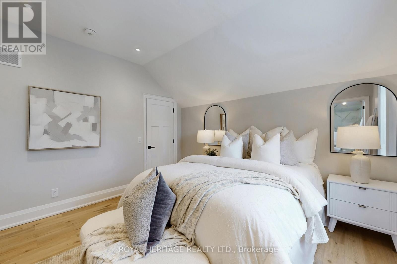 












71 NORTH STREET

,
Georgina (Sutton & Jackson's Point),




Ontario
L0E1R0

