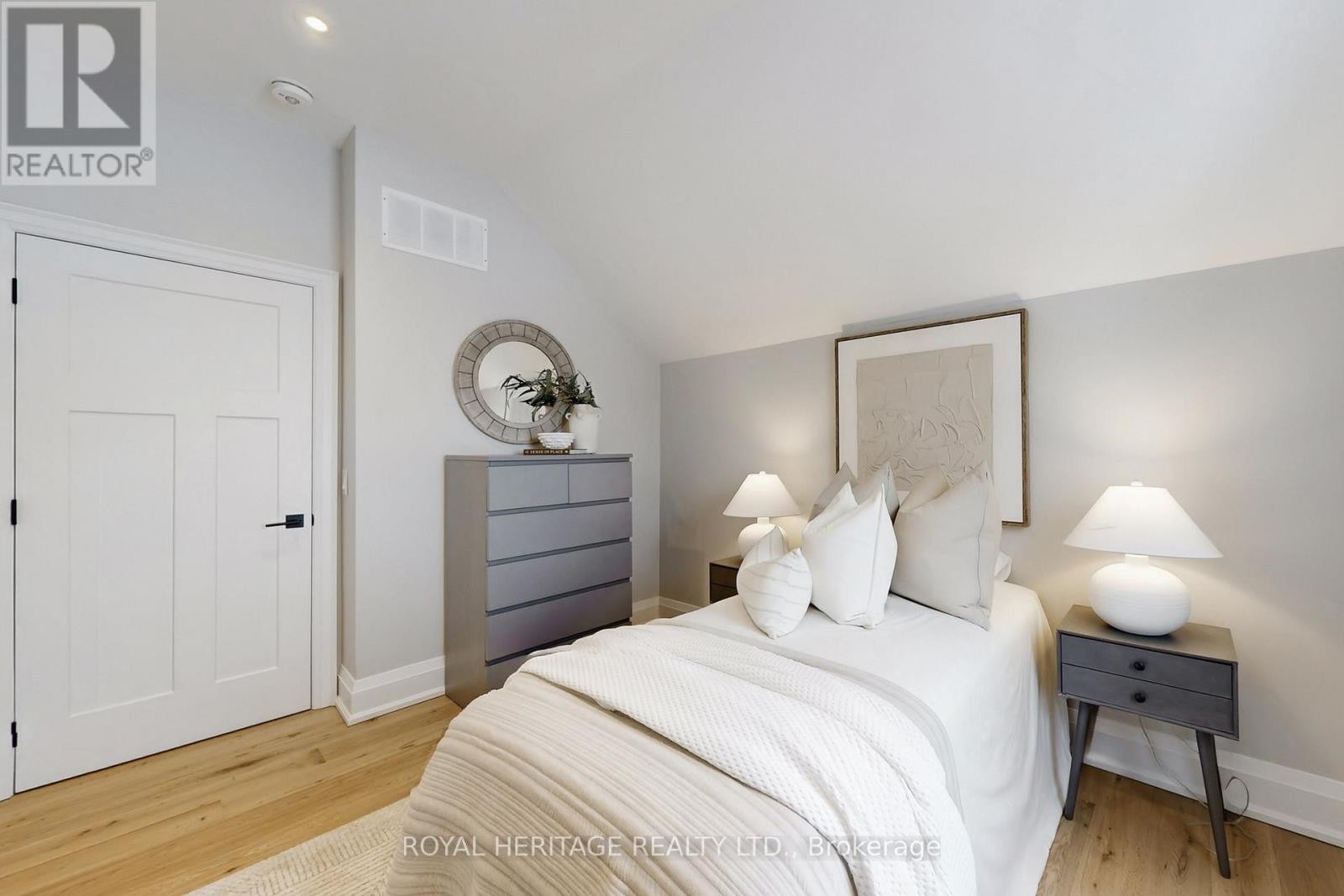 












71 NORTH STREET

,
Georgina (Sutton & Jackson's Point),




Ontario
L0E1R0

