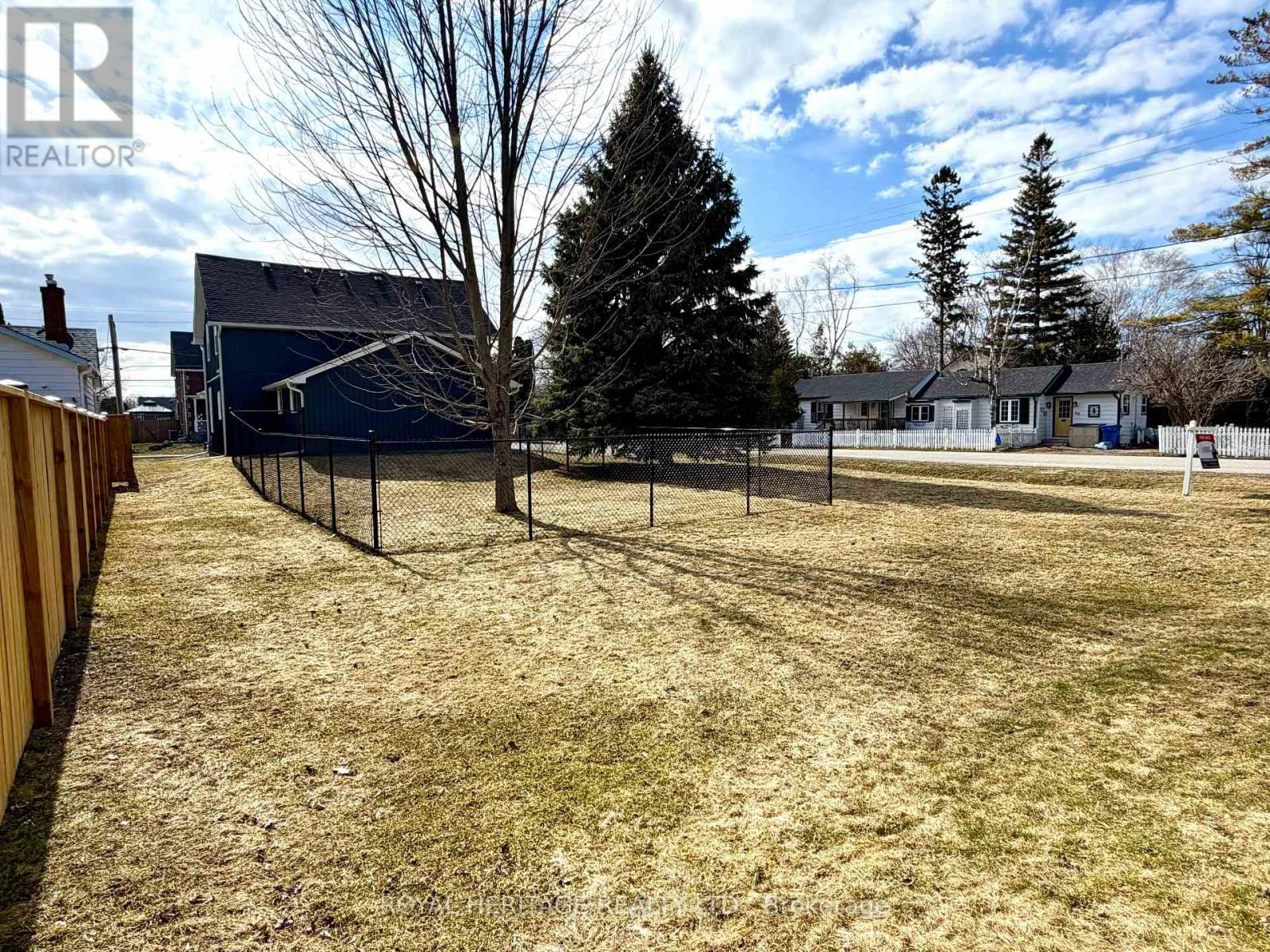 












71 NORTH STREET

,
Georgina (Sutton & Jackson's Point),




Ontario
L0E1R0

