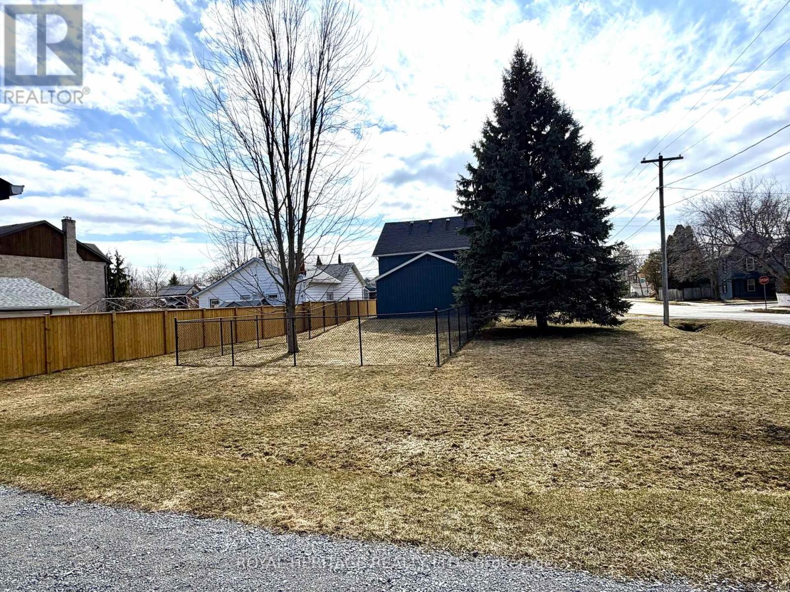 












71 NORTH STREET

,
Georgina (Sutton & Jackson's Point),




Ontario
L0E1R0

