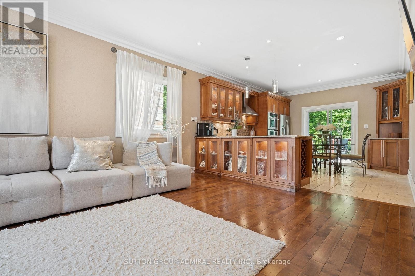 












1221 LAURAND STREET

,
Innisfil (Alcona),




Ontario
L9S0E6

