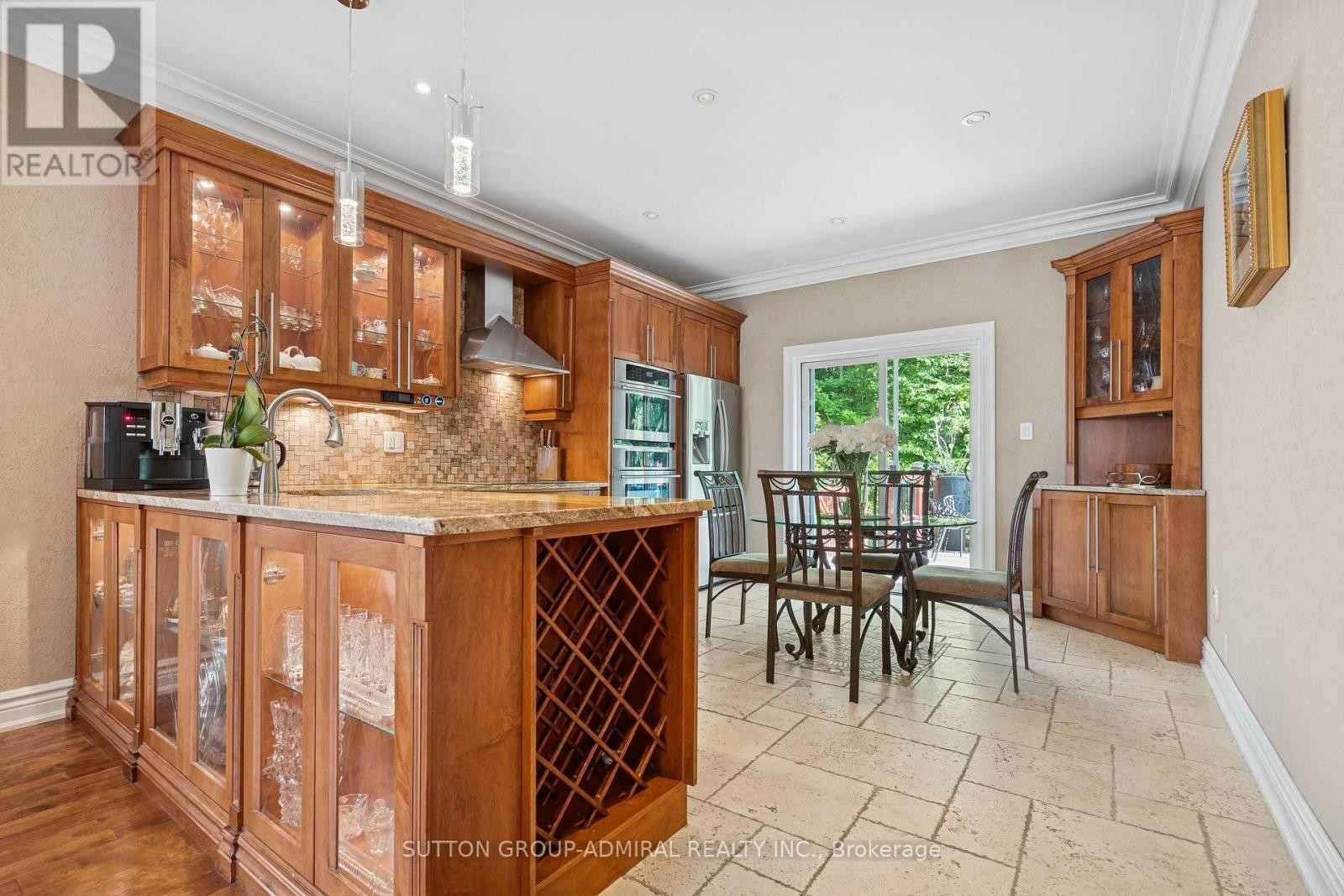 












1221 LAURAND STREET

,
Innisfil (Alcona),




Ontario
L9S0E6

