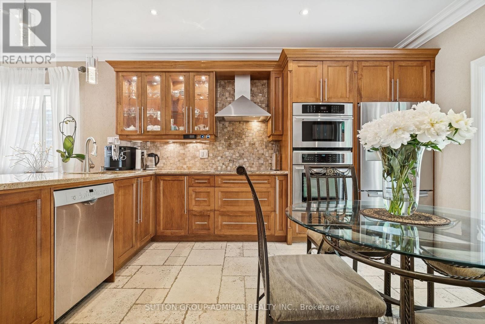 












1221 LAURAND STREET

,
Innisfil (Alcona),




Ontario
L9S0E6

