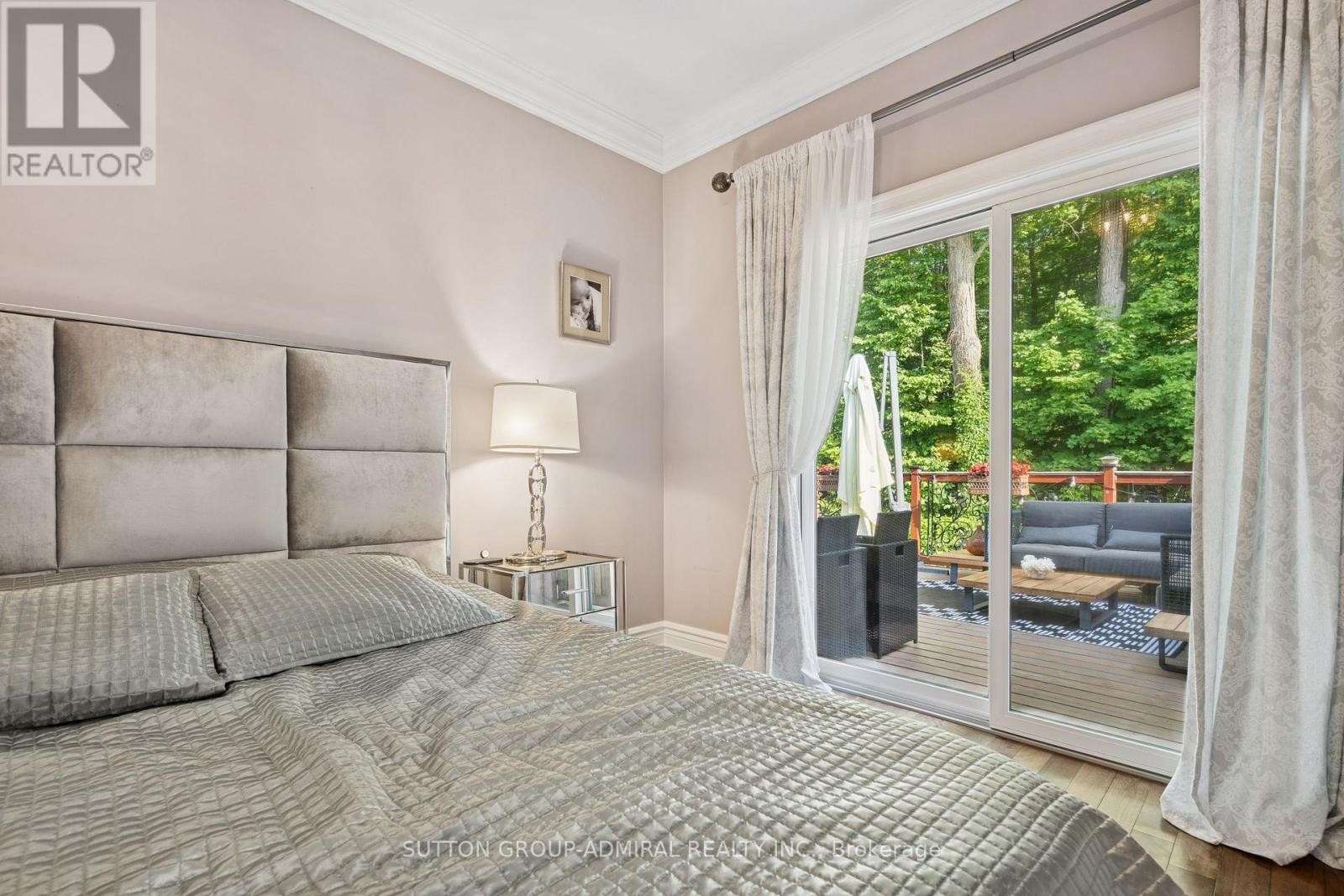 












1221 LAURAND STREET

,
Innisfil (Alcona),




Ontario
L9S0E6

